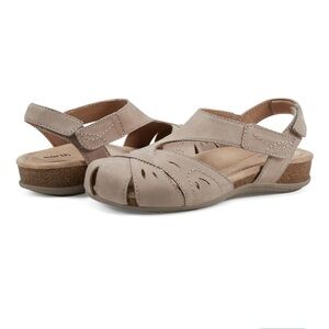 Earth Women's Brown Leather Sandals
